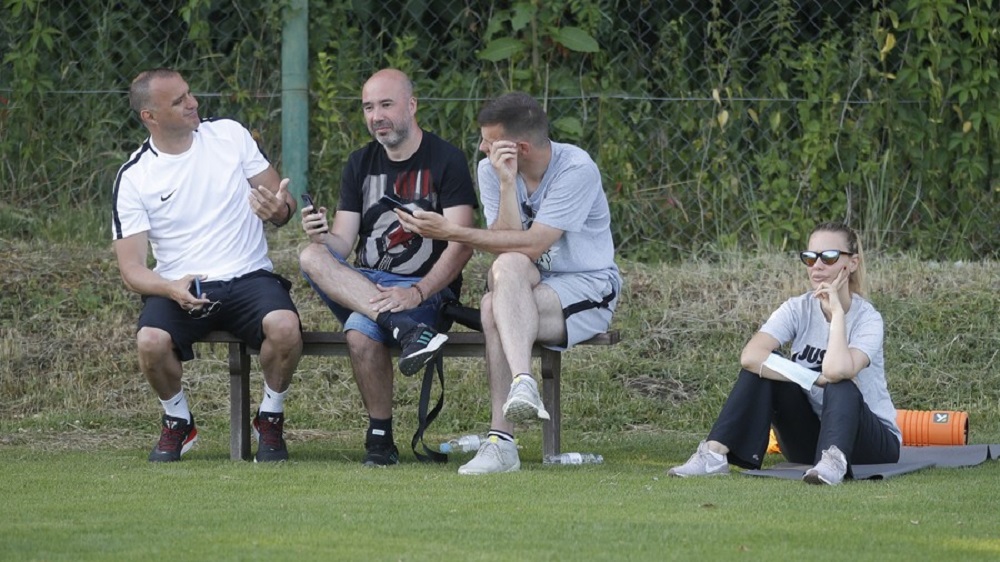 Sa Vladislavom Vlajićem iz Sportkog žurnala i našim Aleksandrom Joksićem (©FK Partizan)